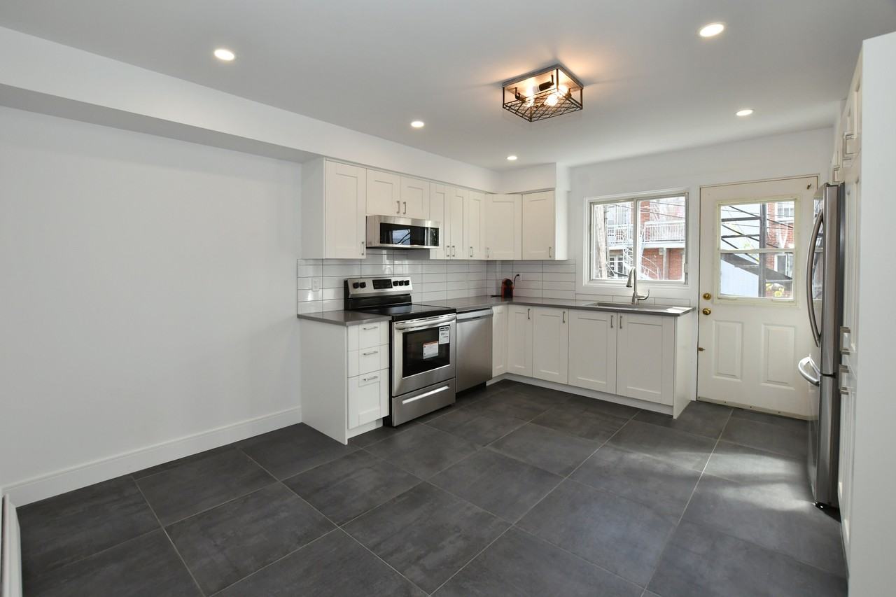 7608 Avenue Wiseman - Photo 2 of 17