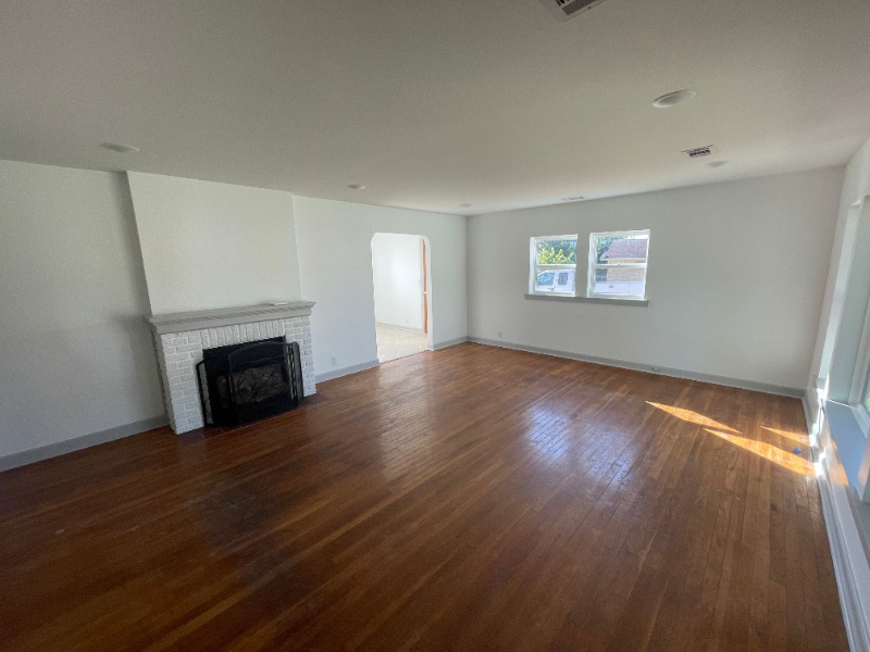 1200 Pardew St - Photo 2 of 16