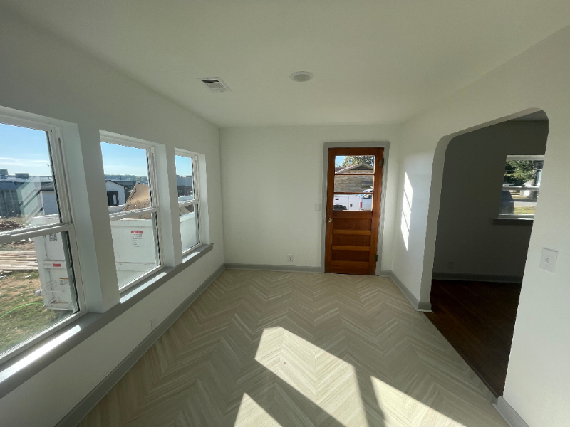 1200 Pardew St - Photo 4 of 16