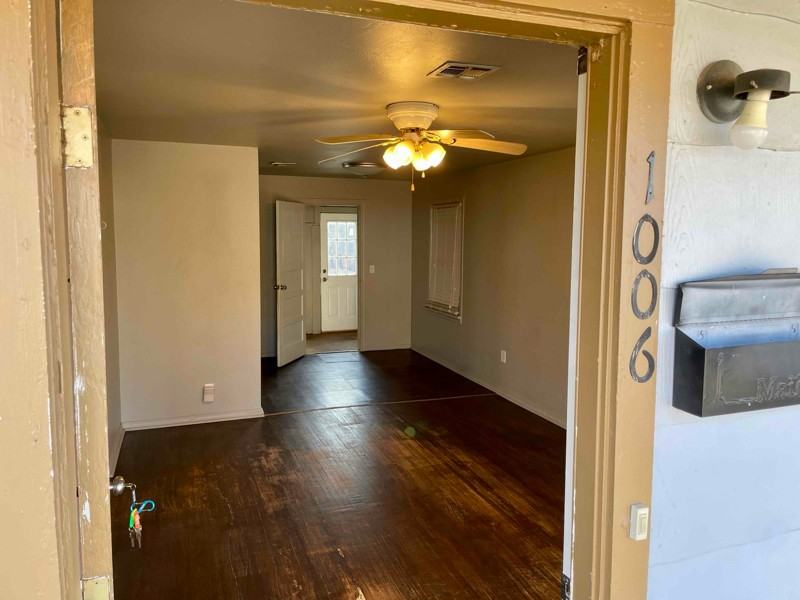 1006 E Campbell St - Photo 3 of 10