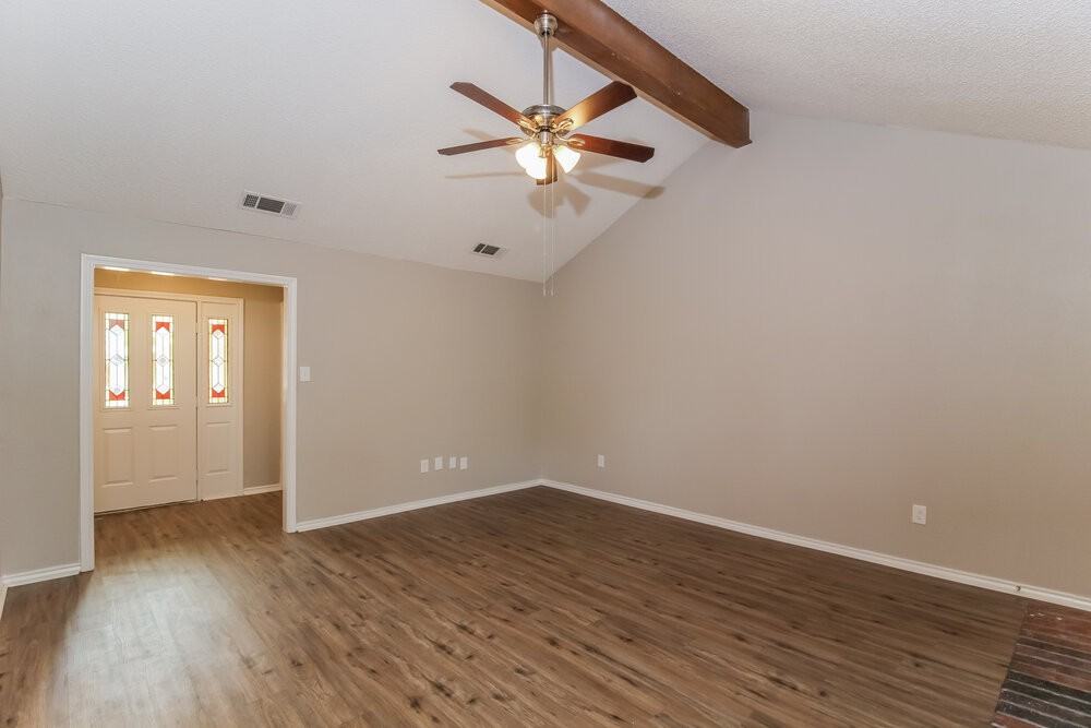 217 Tanglewood St - Photo 3 of 19