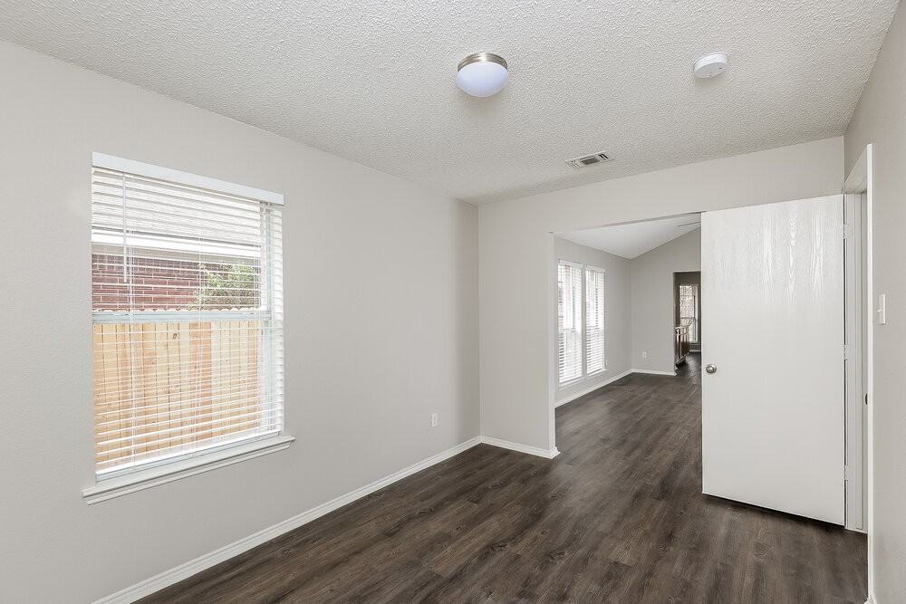 10233 Tustin Ter - Photo 6 of 16