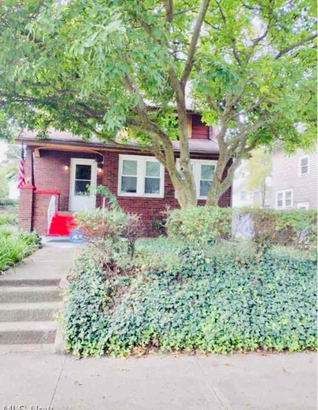 466 Adkins Ave - Photo 2 of 31