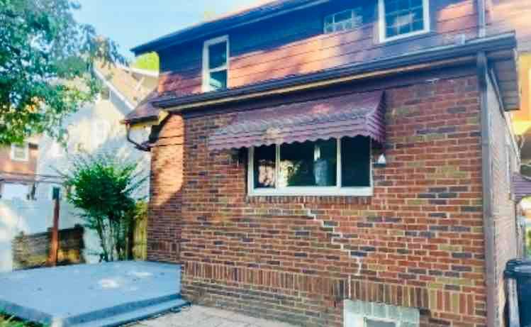 466 Adkins Ave - Photo 7 of 31