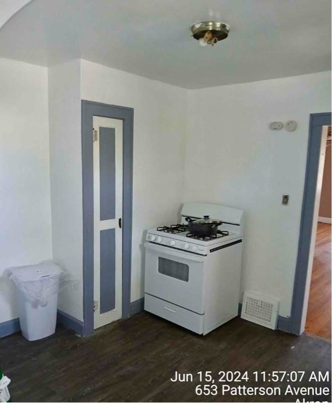 649 Patterson Ave #B - Photo 7 of 16