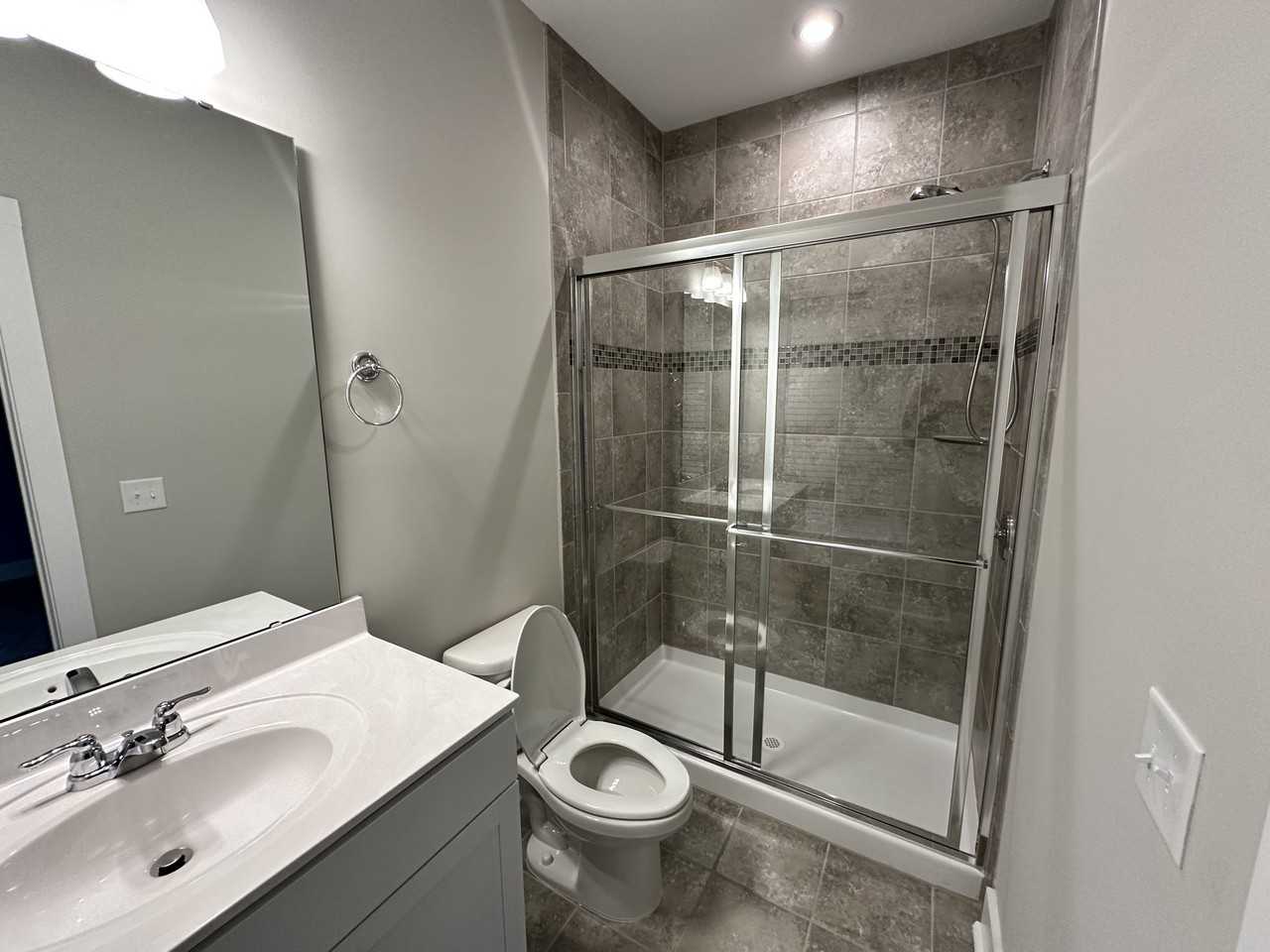 16042 Roscoe Ln - Photo 7 of 8