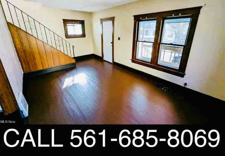 1085 Herberich Ave - Photo 4 of 31