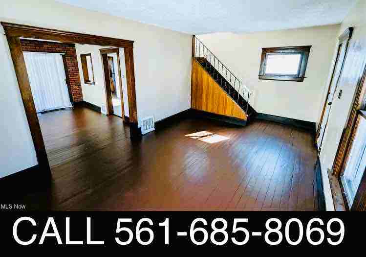 1085 Herberich Ave - Photo 7 of 31