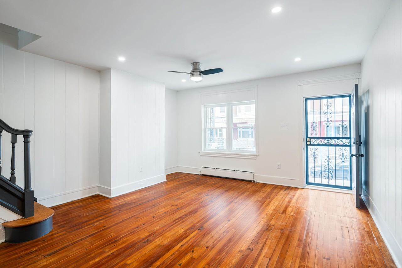 6018 Irving St - Photo 3 of 20