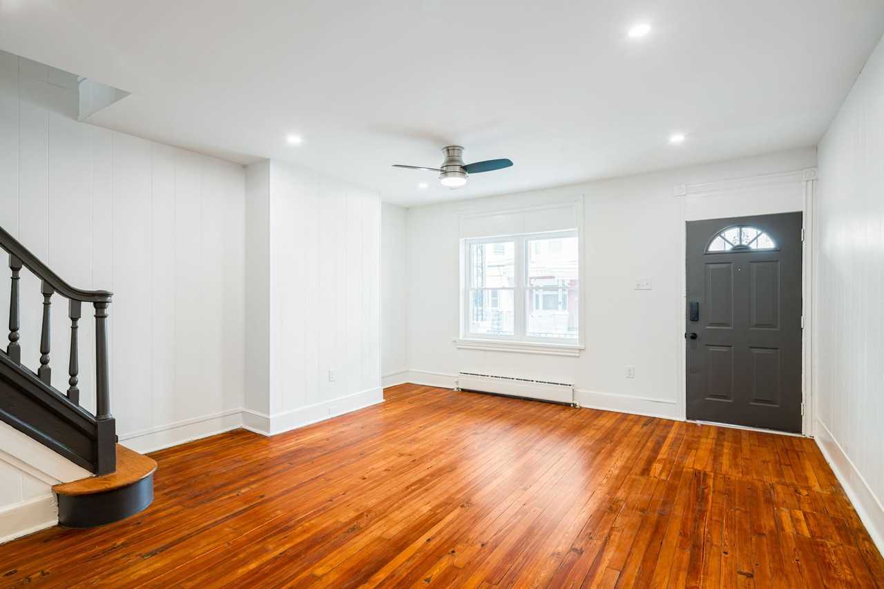 6018 Irving St - Photo 5 of 20