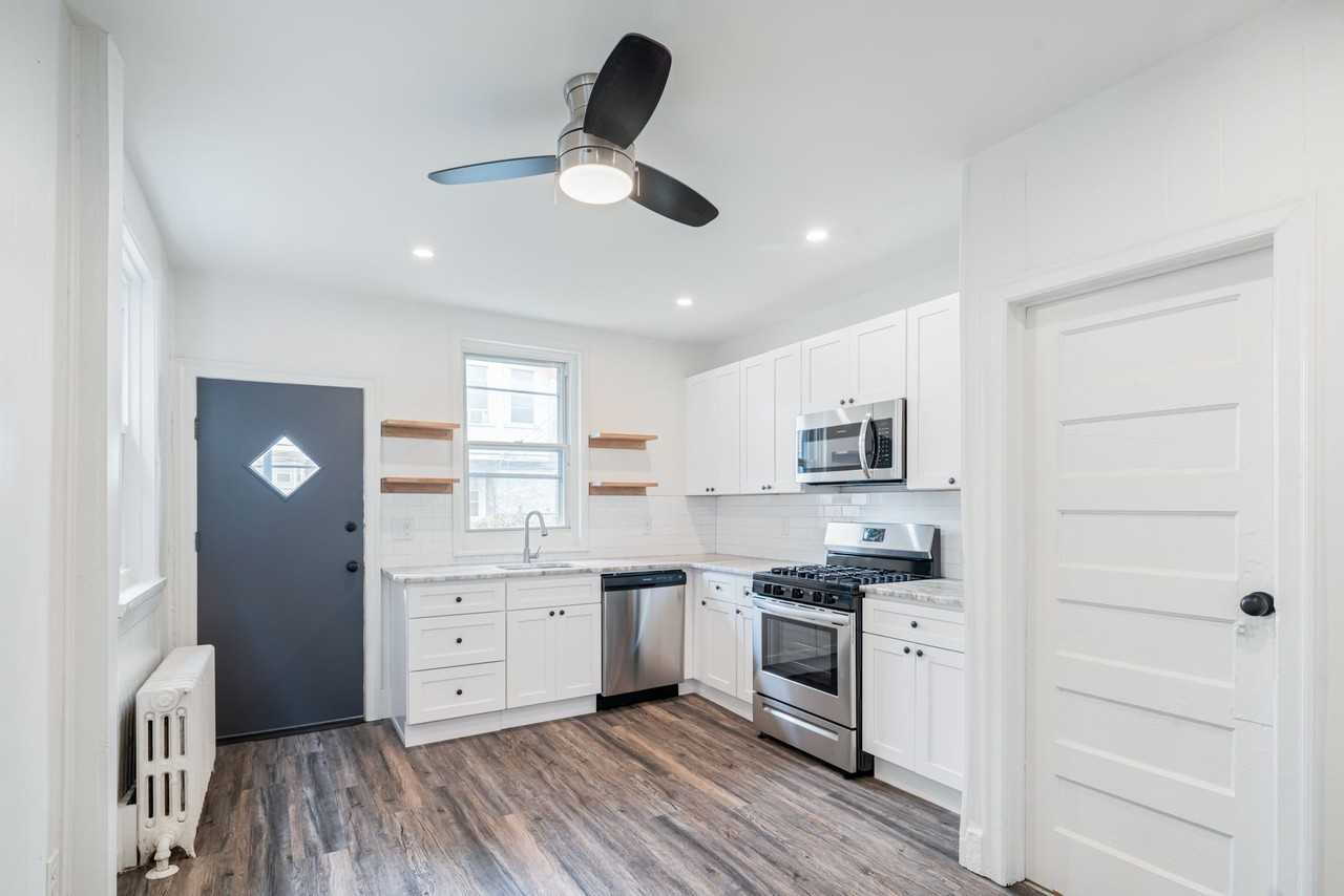 6018 Irving St - Photo 6 of 20