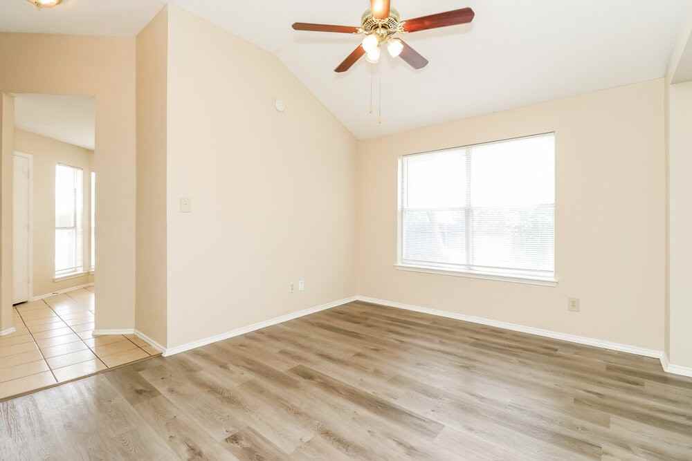 4001 Periwinkle Dr - Photo 6 of 19