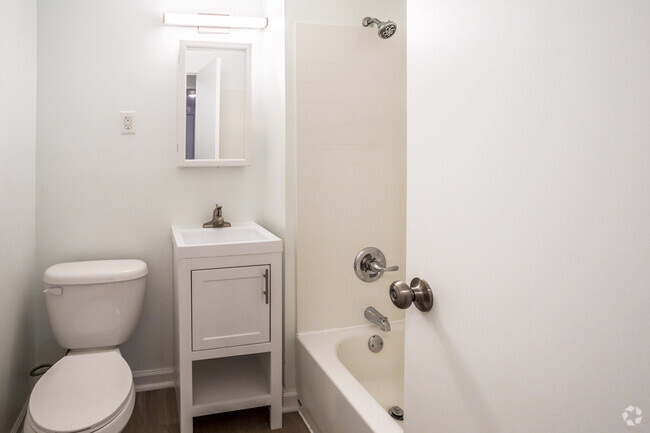 2038 Southern Ave #3 - Photo 4 of 9