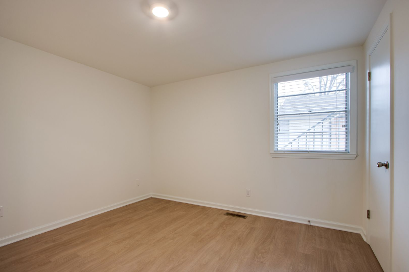 2038 Southern Ave #3 - Photo 6 of 9