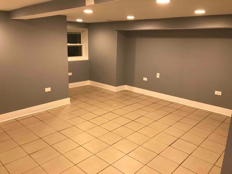 3608 S Hermitage Ave - Photo 3 of 10