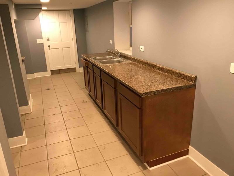 3608 S Hermitage Ave - Photo 7 of 10