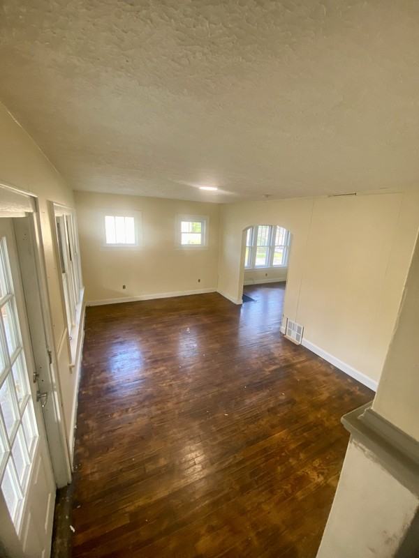 1138 Kohler Ave - Photo 7 of 17