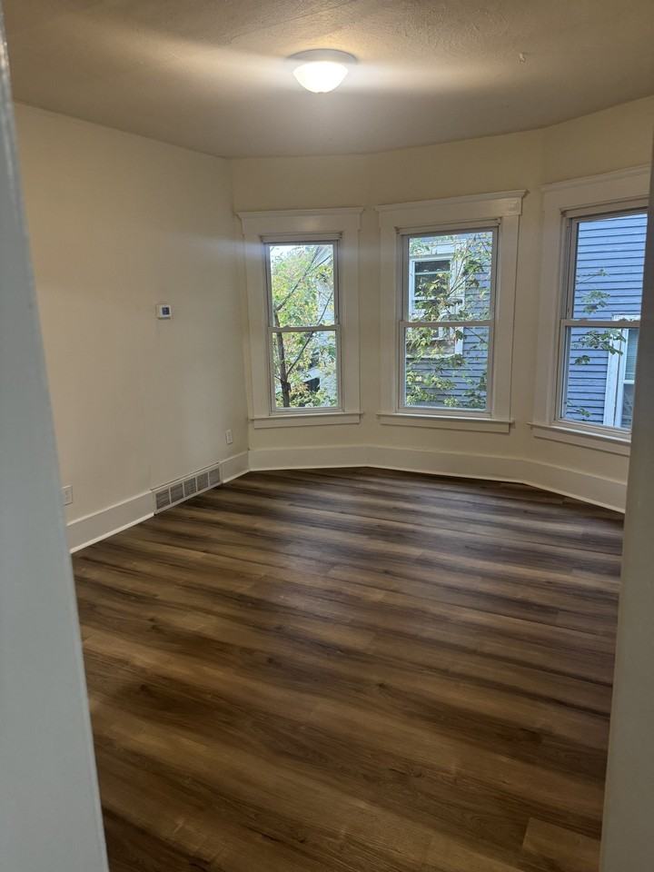 606 Summit Ave #2 - Photo 4 of 12