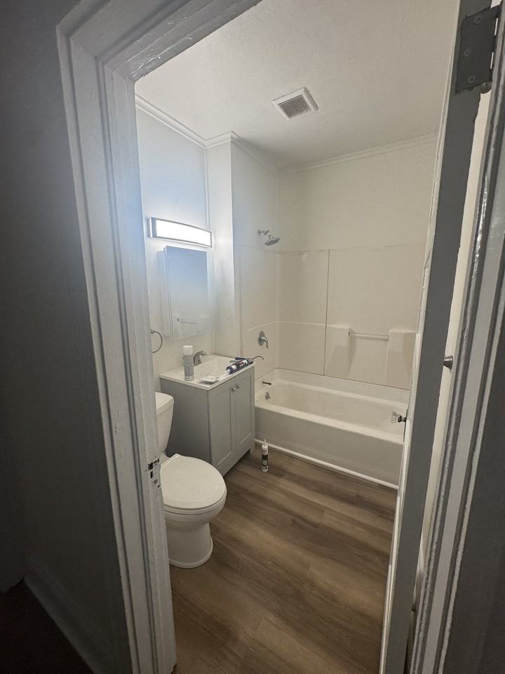 606 Summit Ave #2 - Photo 6 of 12