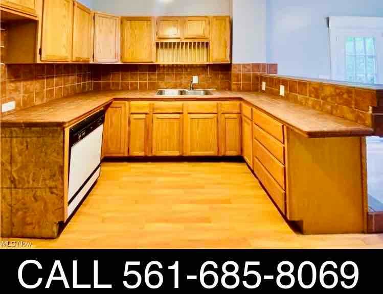 559 Dayton St - Photo 5 of 18