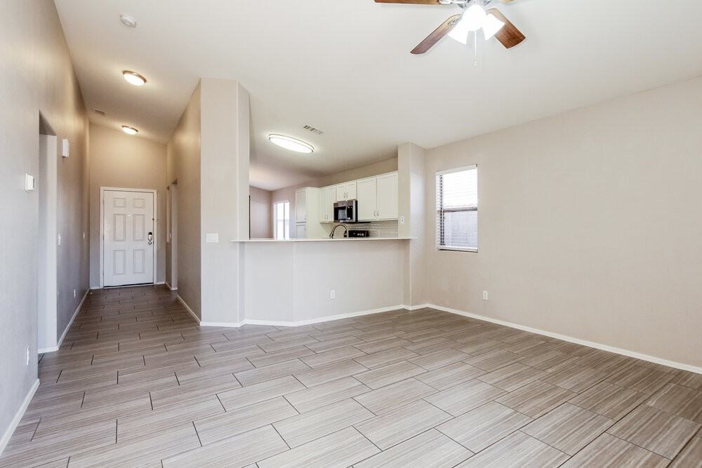 2525 S 109th Dr - Photo 5 of 19