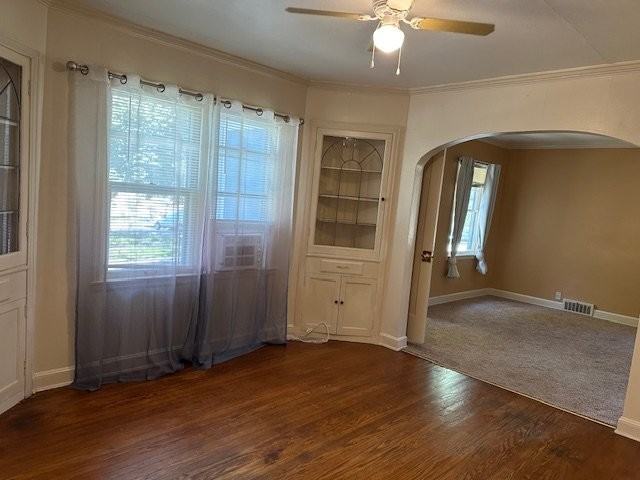 405 S Hine Ave - Photo 3 of 10