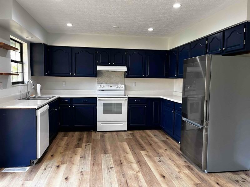 208 Mount David Dr - Photo 2 of 13