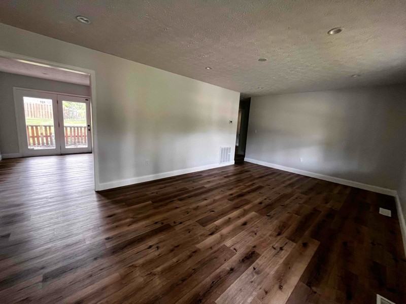 208 Mount David Dr - Photo 4 of 13