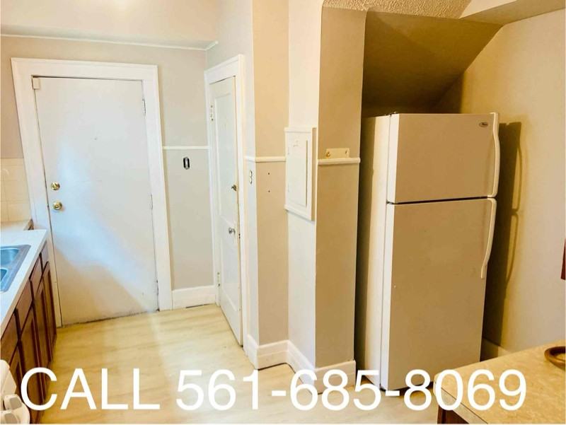 685 Longview Ave - Photo 5 of 16