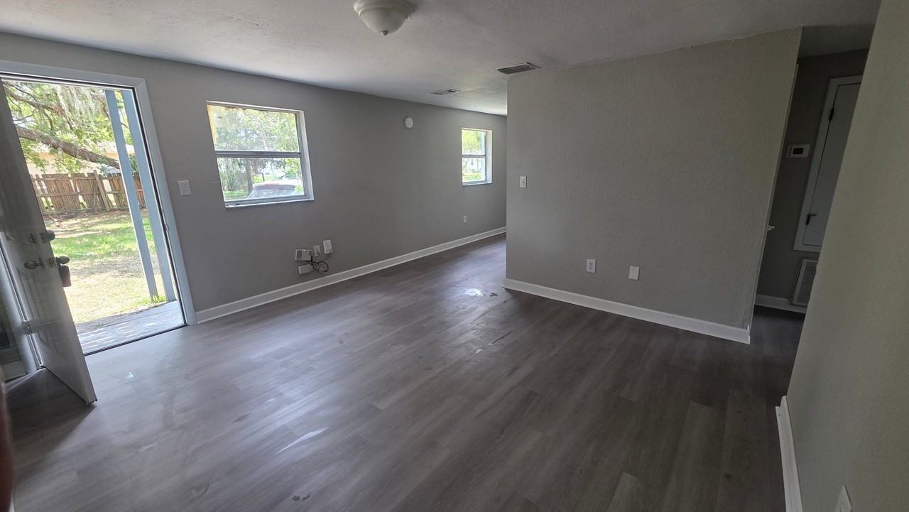101 S Forest St #1 - Photo 2 of 18