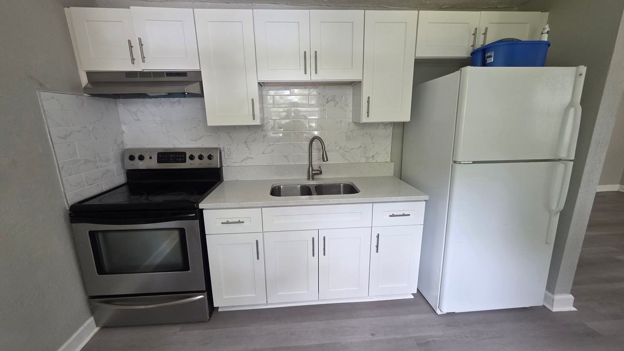 101 S Forest St #1 - Photo 6 of 18