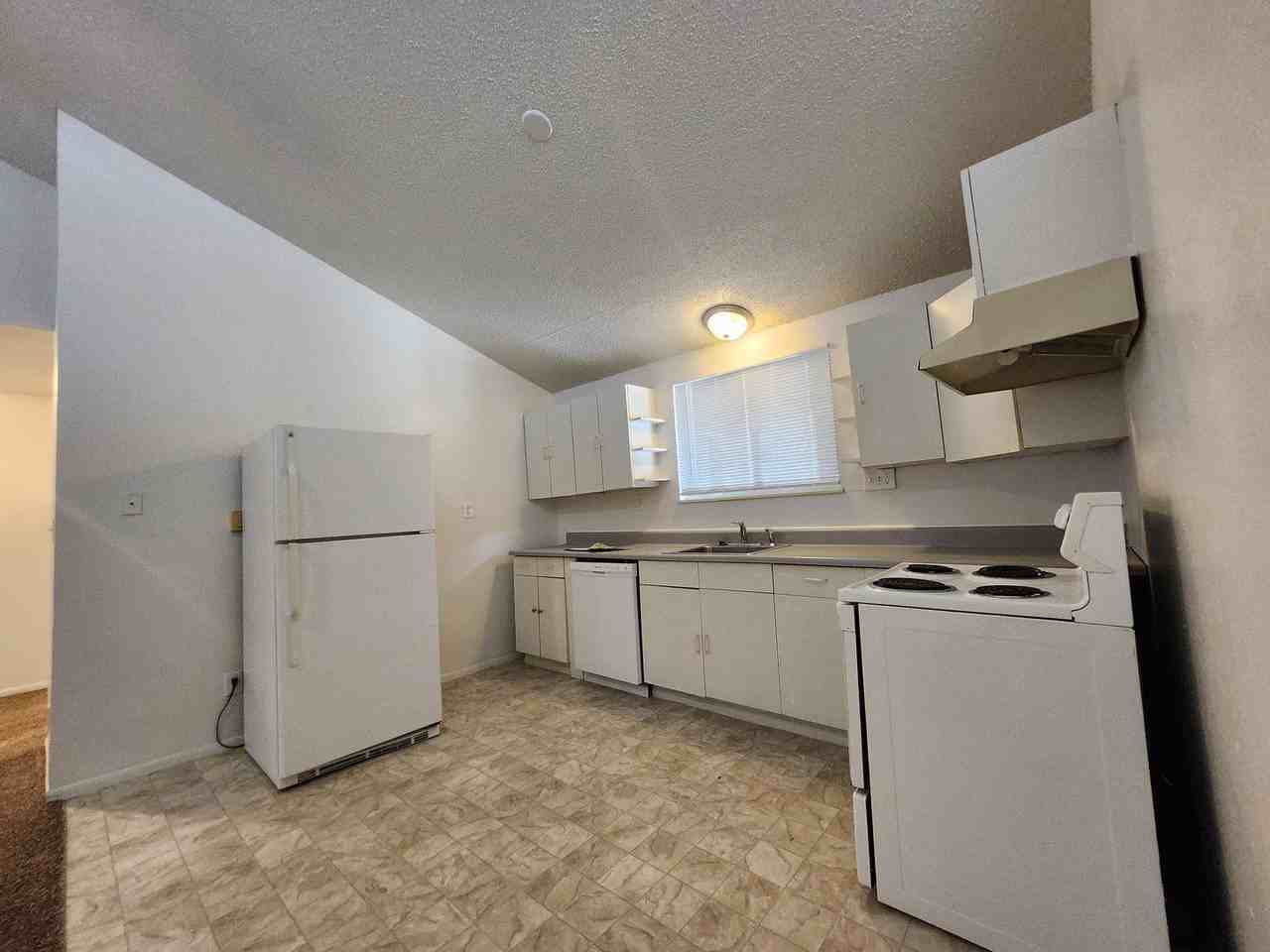 677 E Clarion Dr #C - Photo 3 of 20