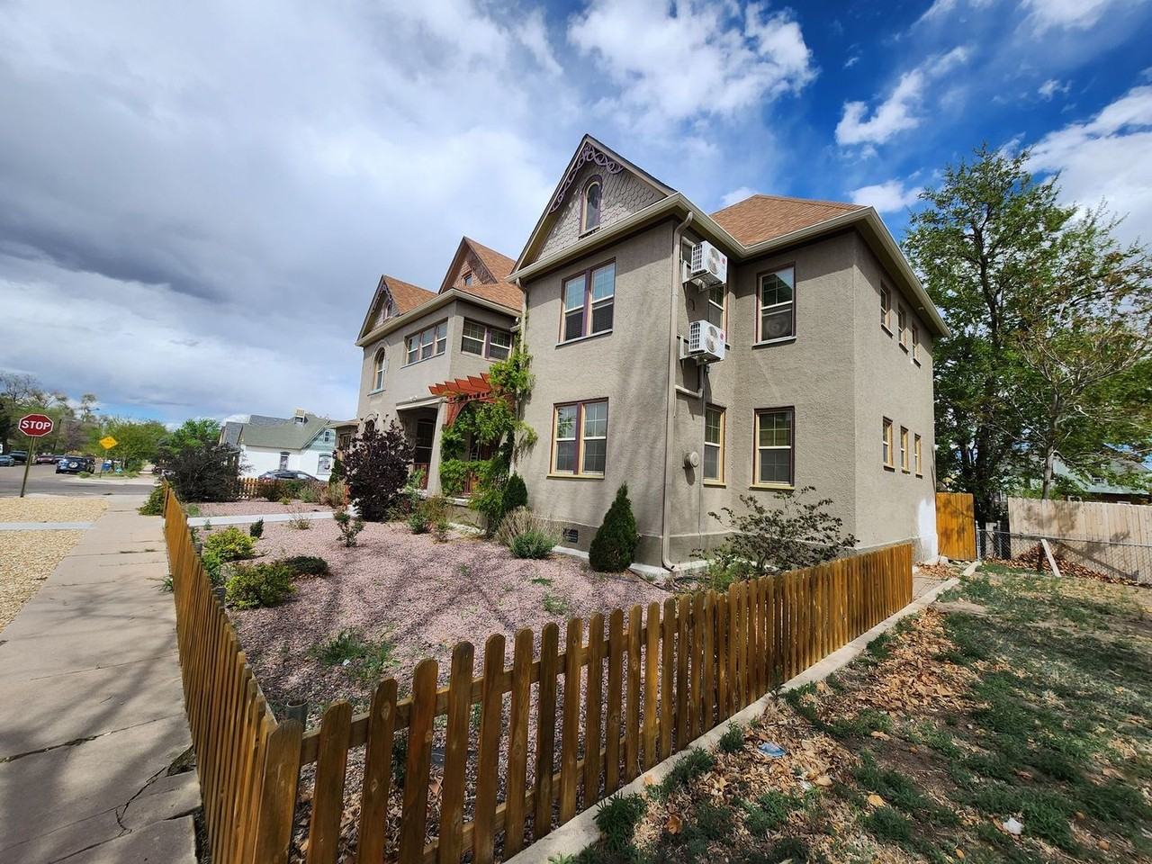 1000 Carteret Ave #4 - Photo 3 of 23