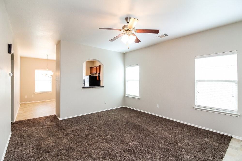 2005 Blakehill Dr - Photo 3 of 16