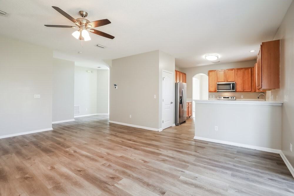 880 Thoroughbred Dr - Photo 5 of 17