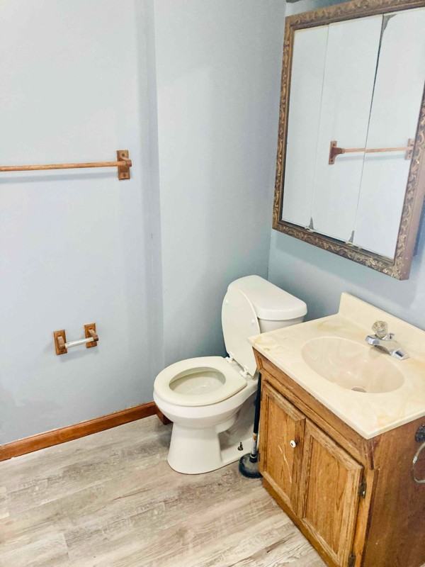 1040 Neptune Ave - Photo 4 of 9