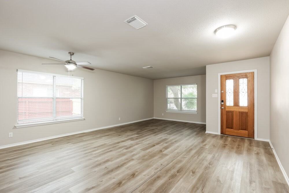 18814 Redrock Crk - Photo 4 of 19