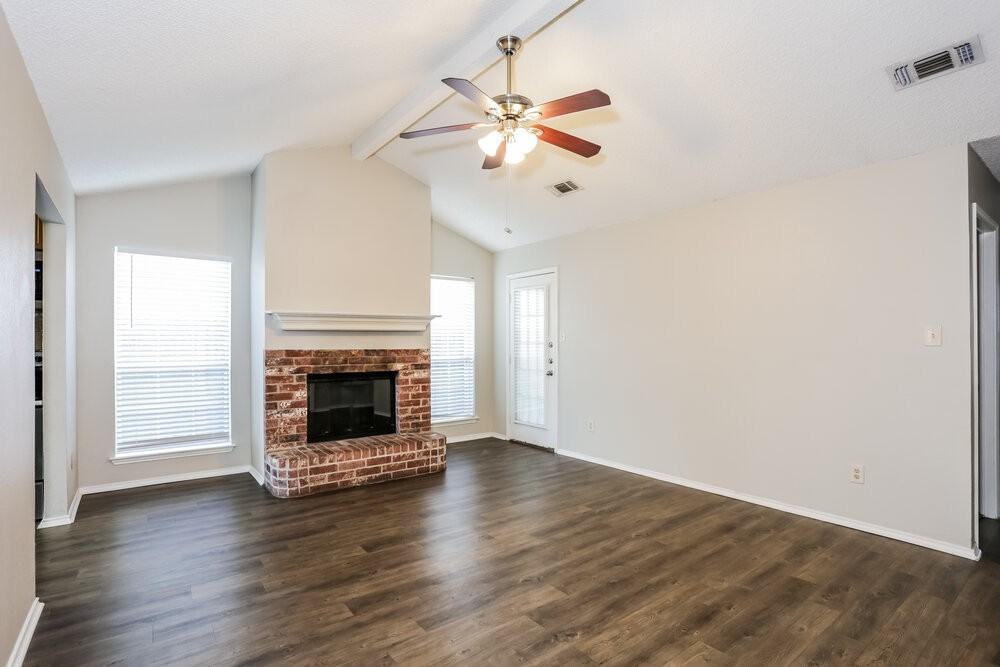 7320 Laurelhill Ct S - Photo 5 of 19