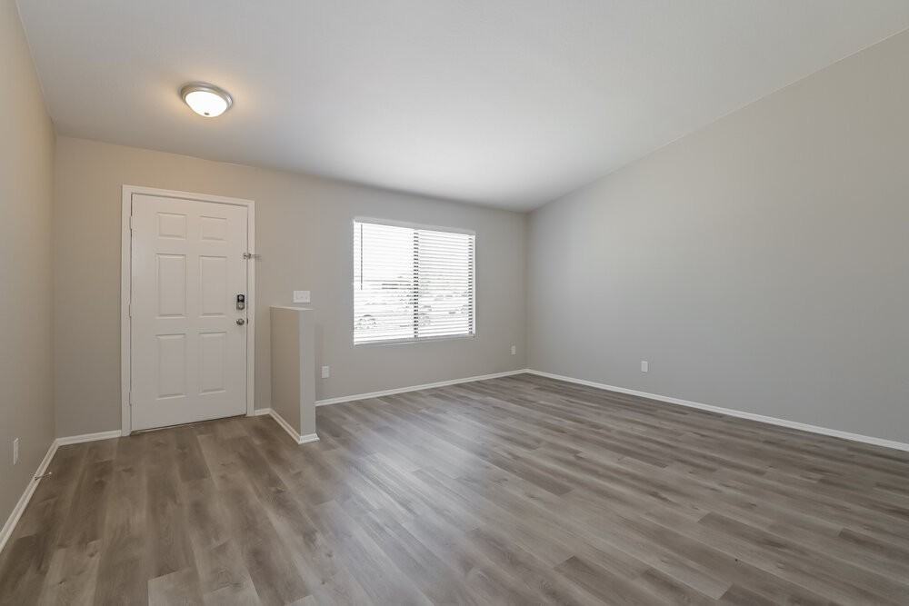 9647 E Banbridge St - Photo 4 of 19