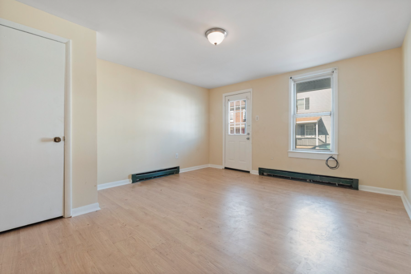 426 Jonathan St #1 - Photo 4 of 16