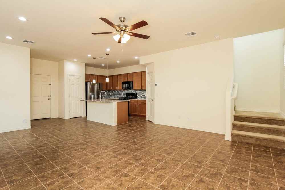 3815 S 58th Ln - Photo 4 of 20