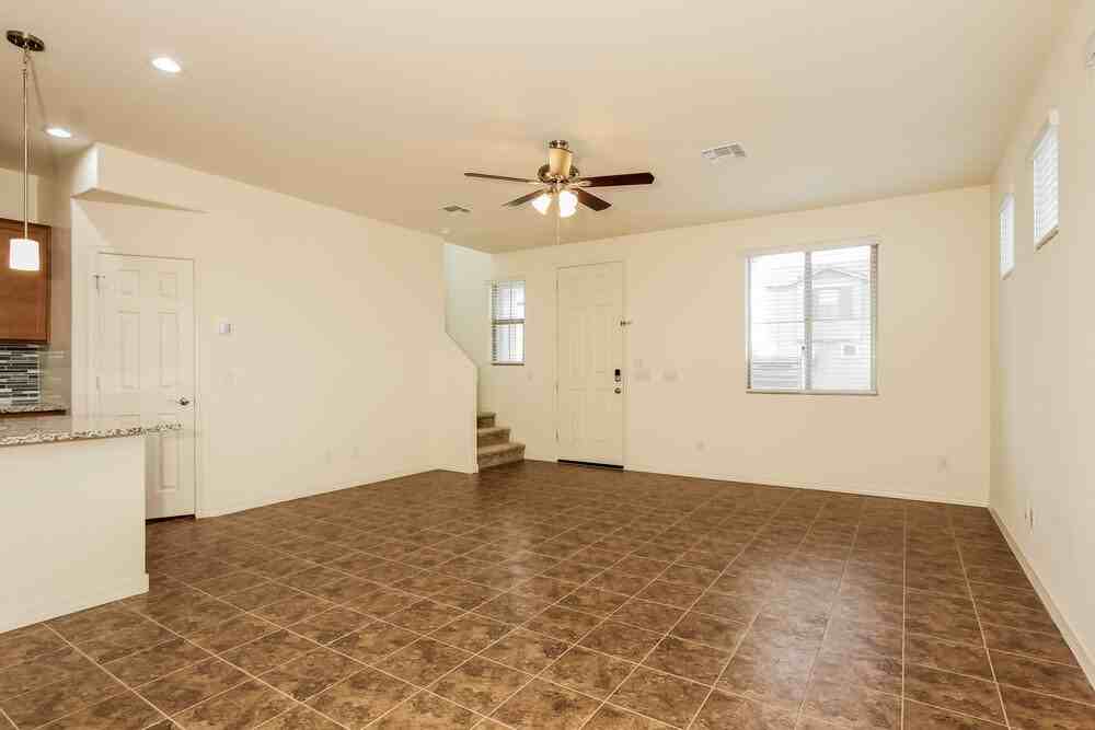 3815 S 58th Ln - Photo 6 of 20