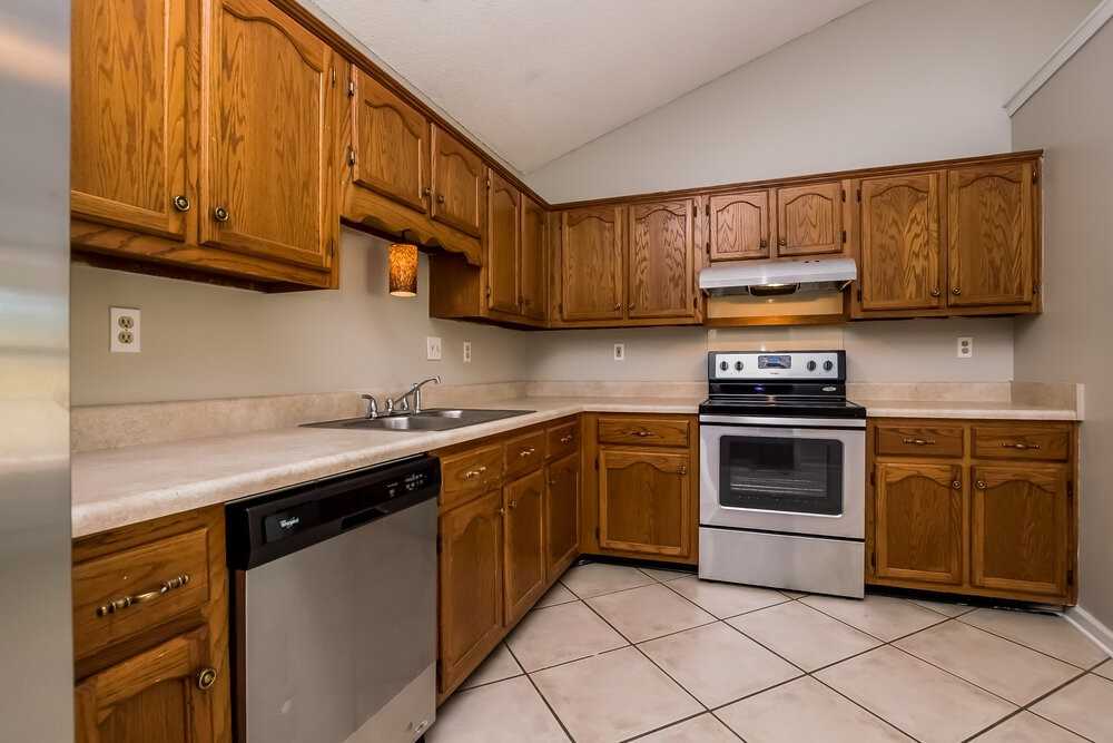 10378 Yates Dr - Photo 4 of 15
