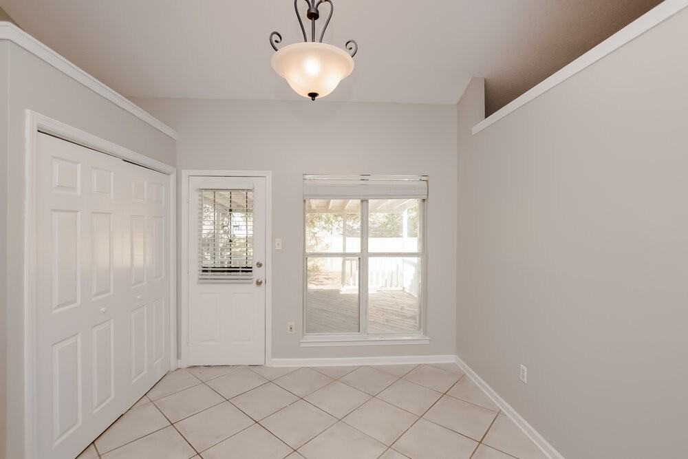 10378 Yates Dr - Photo 6 of 15