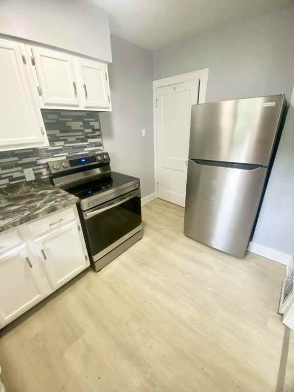 1036 Neptune Ave - Photo 7 of 19