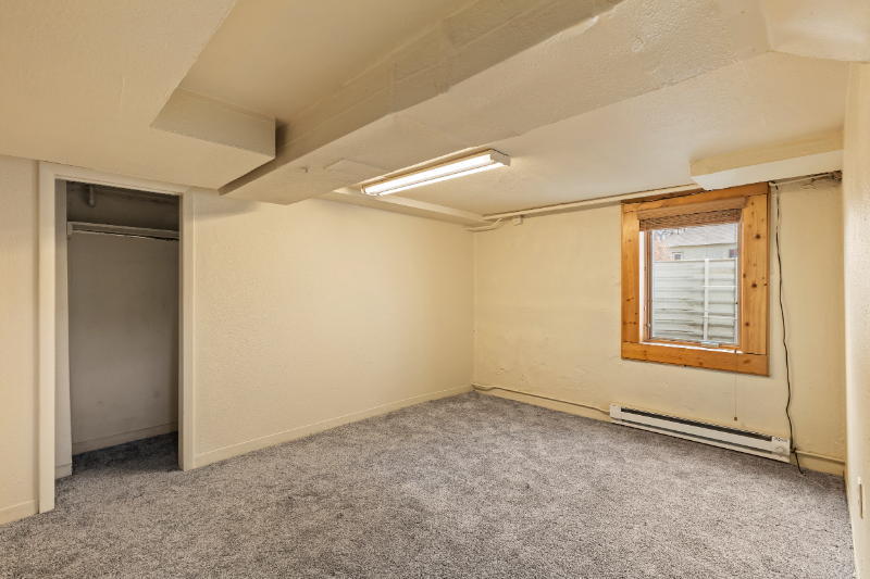 530 1/2 Laporte Ave - Photo 6 of 11