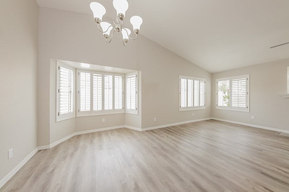 8810 W Grovers Ave - Photo 6 of 16