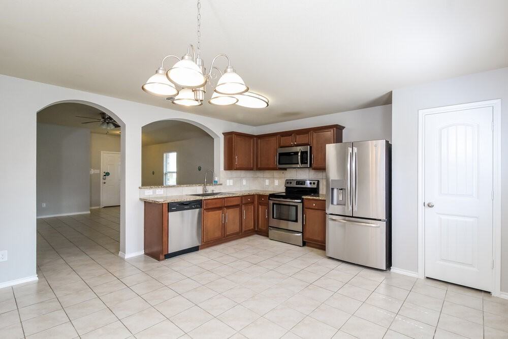 1402 Copper St - Photo 6 of 16