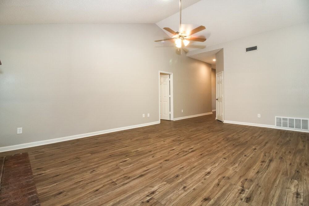 9004 Willoughby Ct - Photo 4 of 16