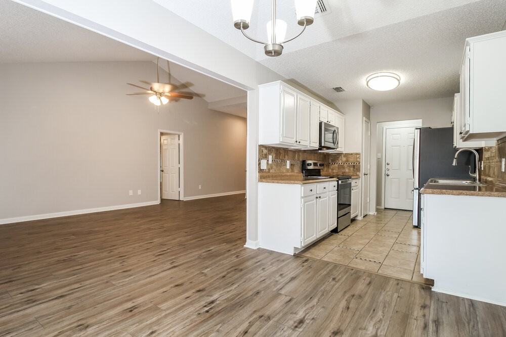 9004 Willoughby Ct - Photo 6 of 16